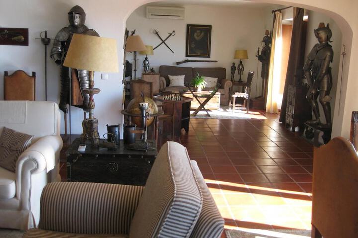 Room 15 of 36