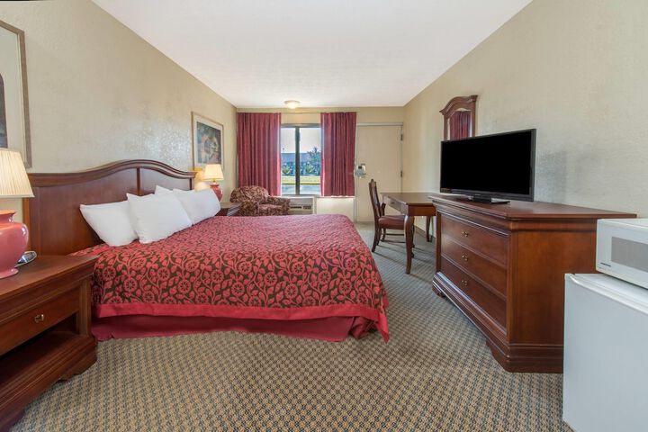 Room 10 of 15