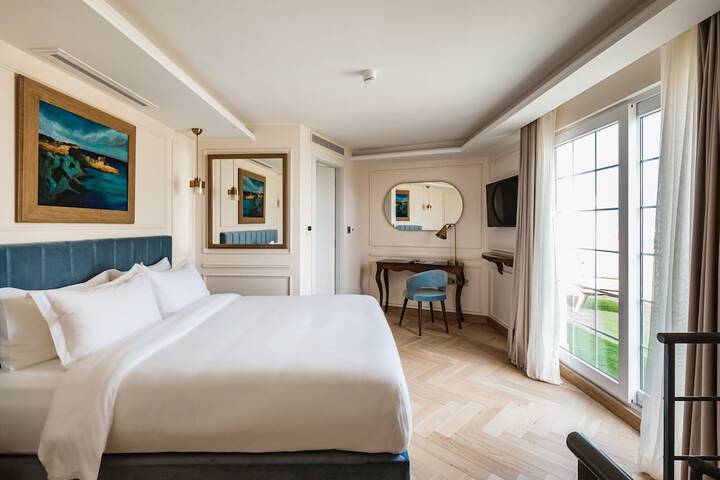 Room 14 of 48