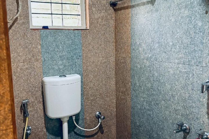 Room 9 of 9