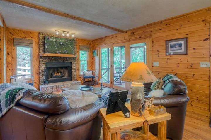 Blue Chase Lodge by Escape to Blue Ridge