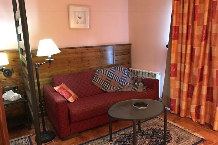 Room 102 of 110