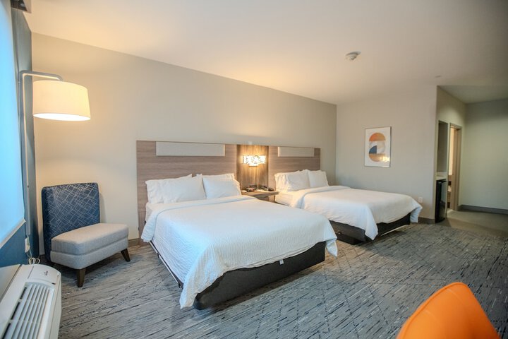 Room 10 of 83