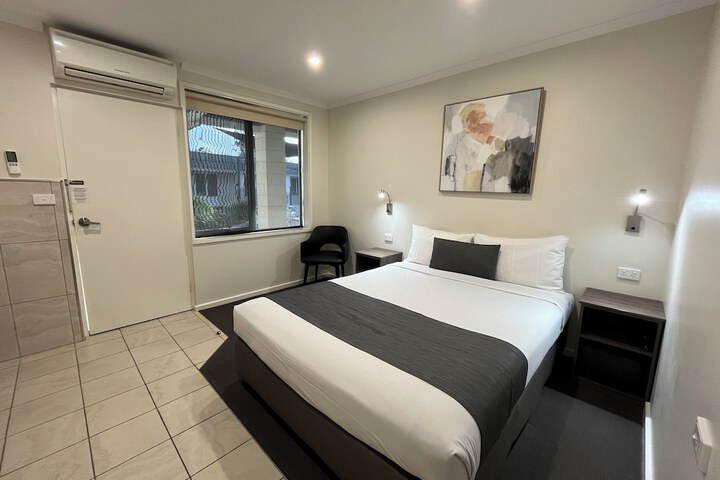 Room 13 of 24