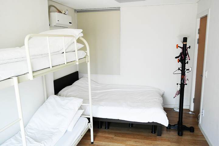 Room 4 of 49