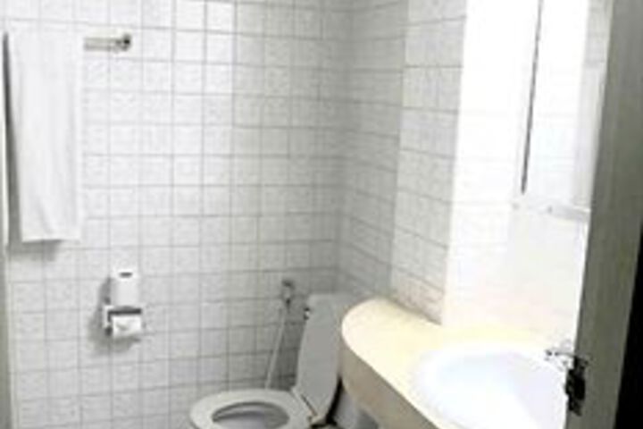 Clean Restrooms
