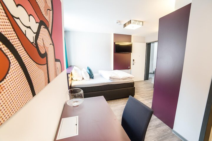 Room 5 of 25