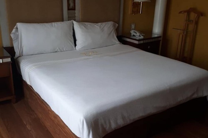Room 5 of 19