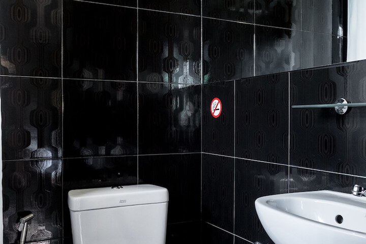 Room 32 of 100
