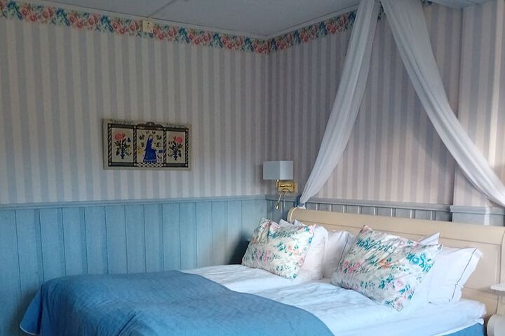 Room 11 of 51