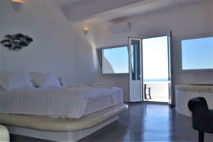 Room 3 of 34