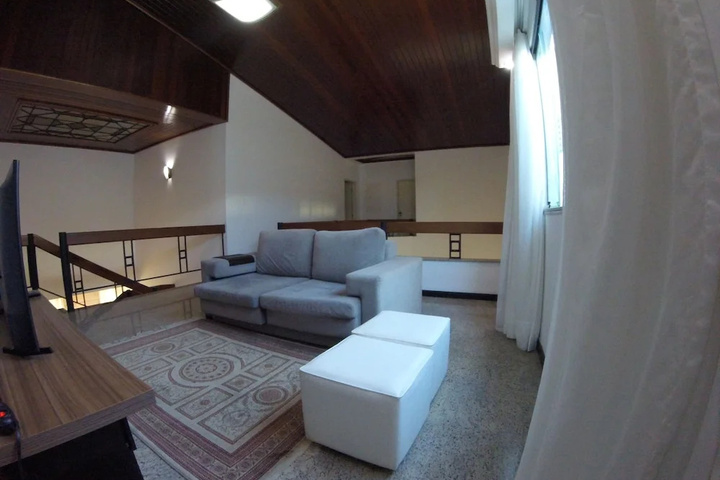 Room 2 of 6