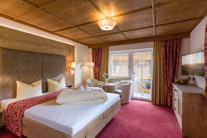 Room 10 of 93