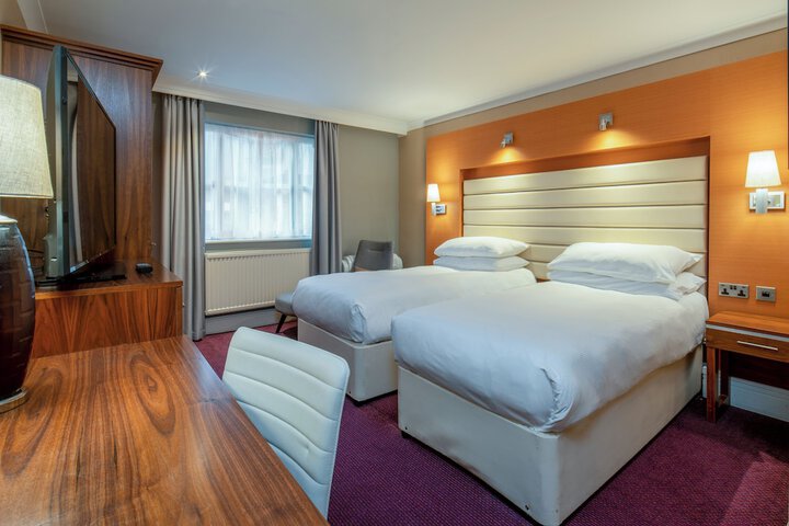 Room 8 of 42