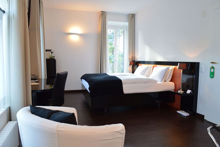 Room 14 of 25