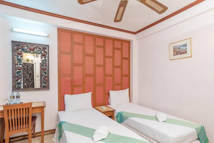 Room 9 of 24