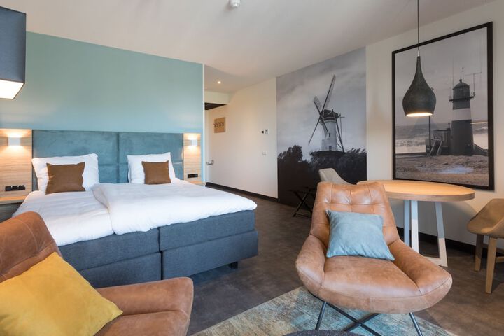 Room 4 of 61