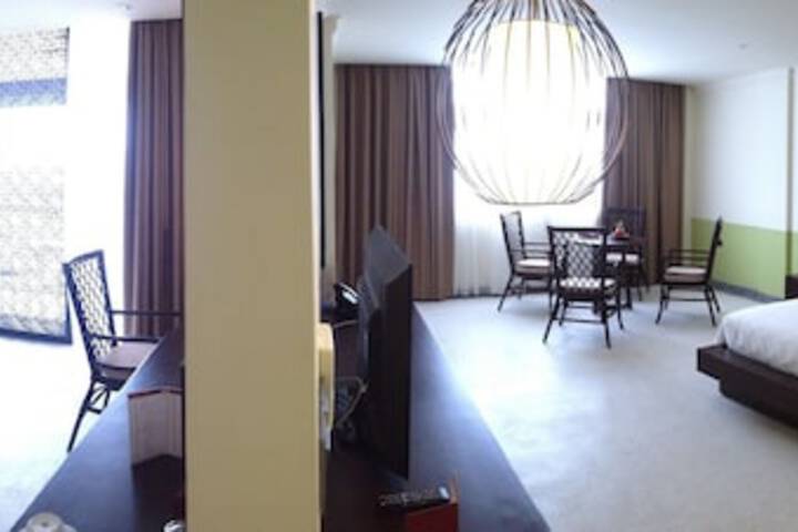 Room 4 of 39