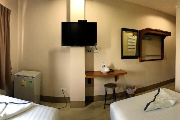 Room 6 of 40
