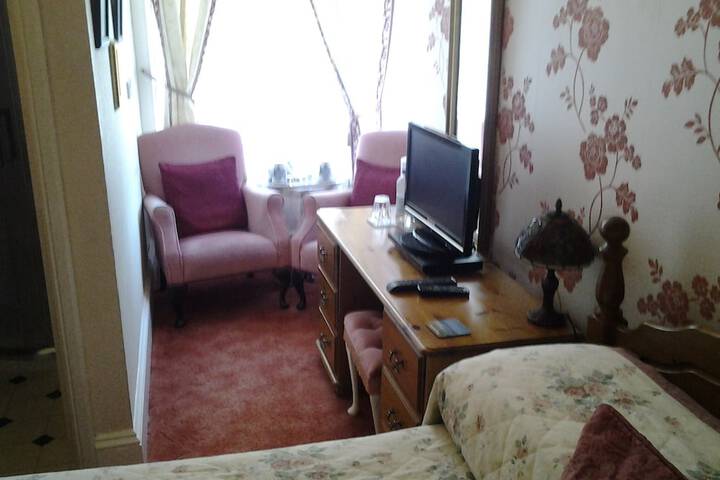 Room 10 of 37