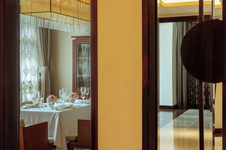 Room 28 of 80