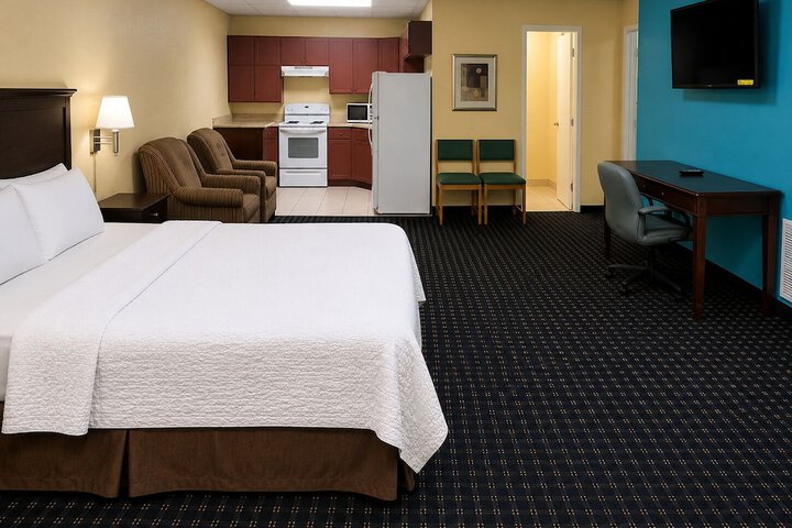 Room 13 of 33