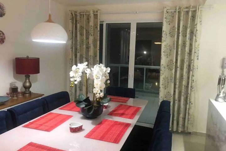 Room 2 of 25