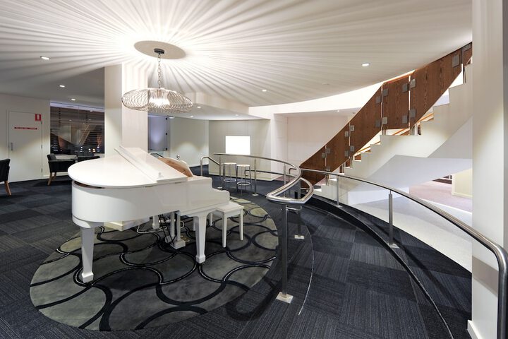 Guest Lobby