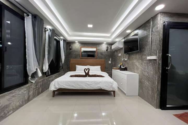 Room 16 of 106