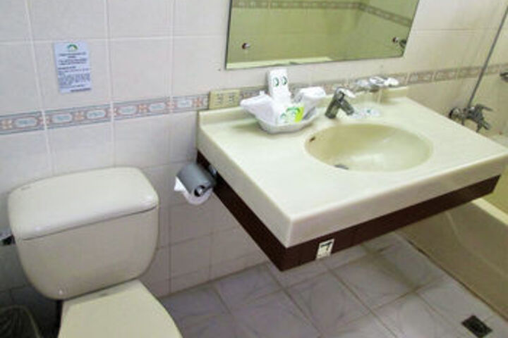 Room 4 of 41