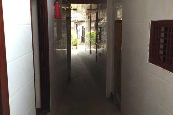 Room 2 of 11