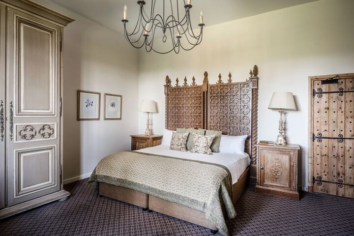 Room 3 of 45