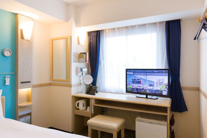 Room 15 of 49