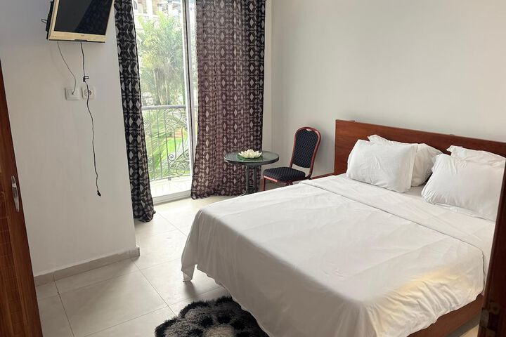 Room 15 of 40