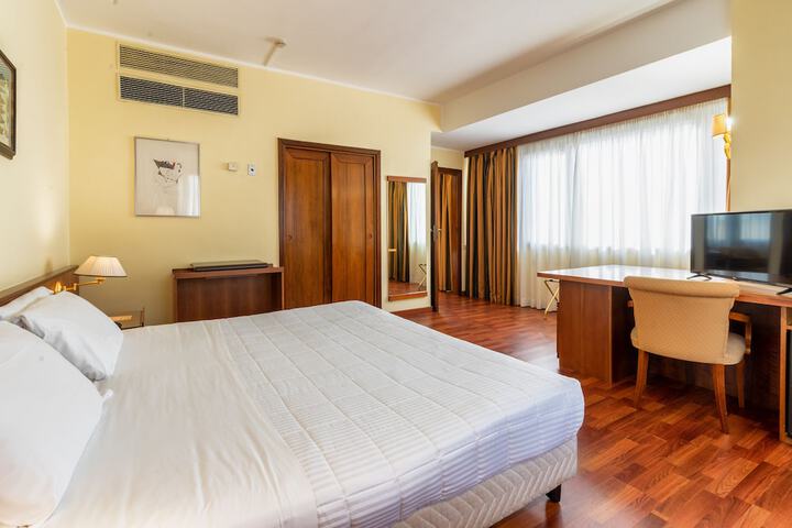 Room 16 of 50