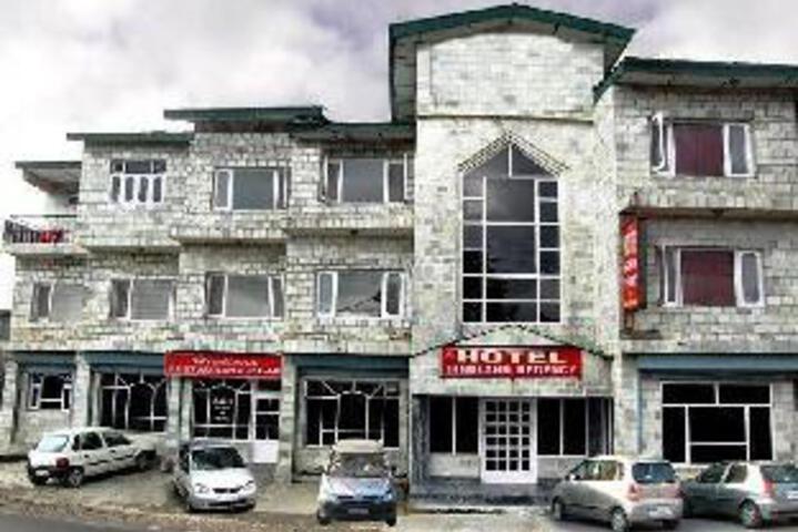 Hotel Highland Regency