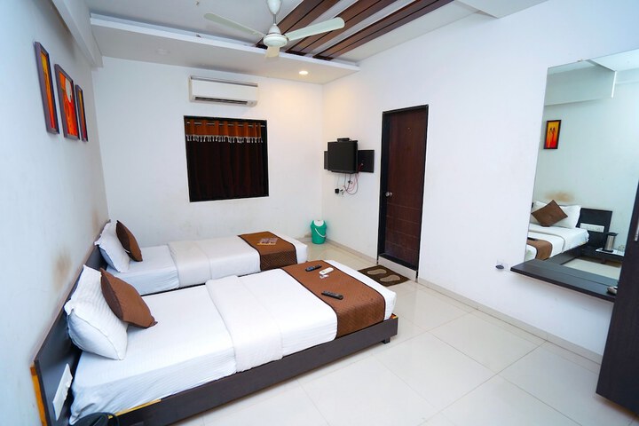 Room 15 of 25