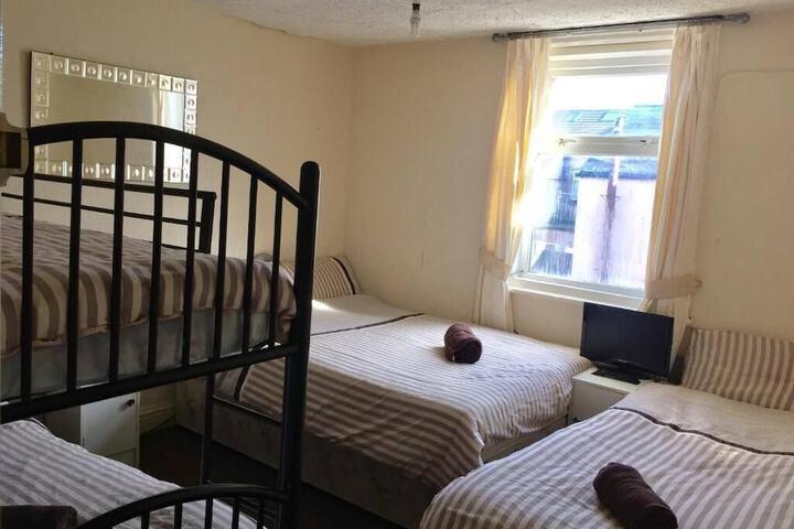 Room 3 of 18
