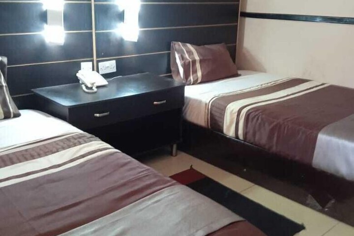 Room 2 of 19