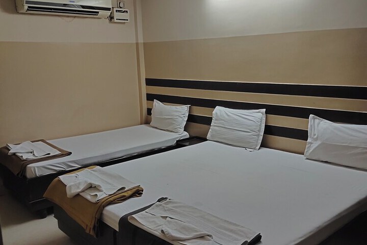 Room 8 of 36