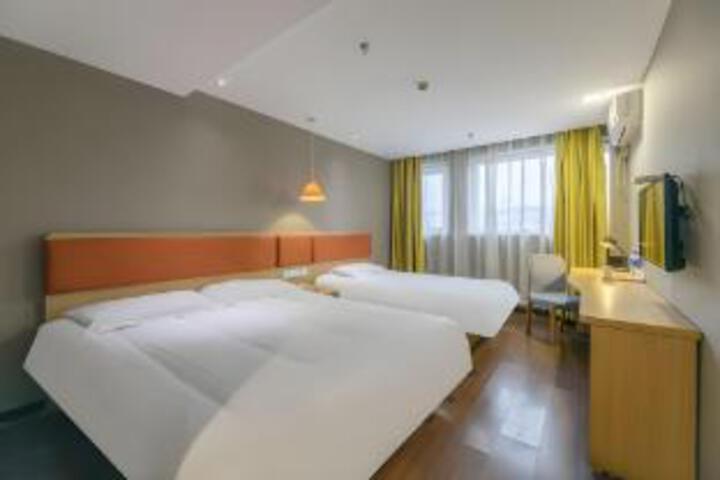 Home Inn Ningbo Railway Station Daqing Bridge Metro Station