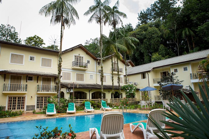 Pool Hotel