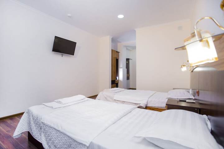 Room 13 of 46