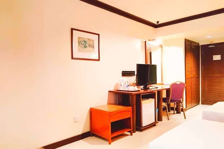 Room 15 of 42