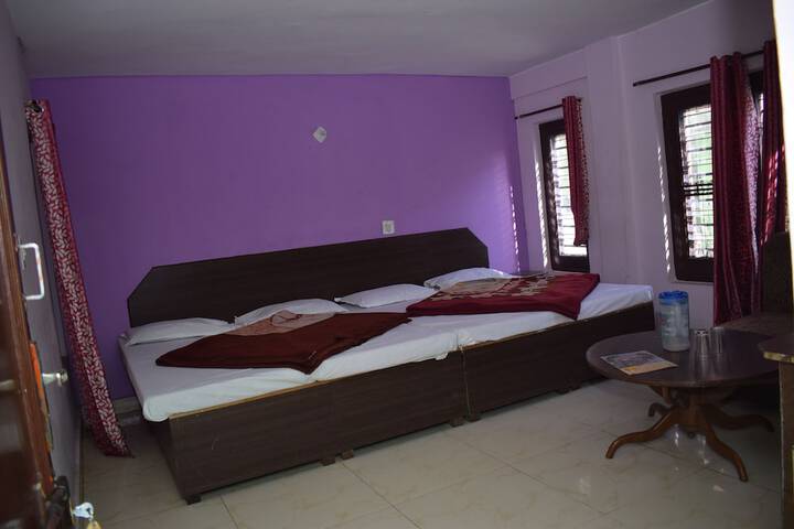 Room 7 of 16