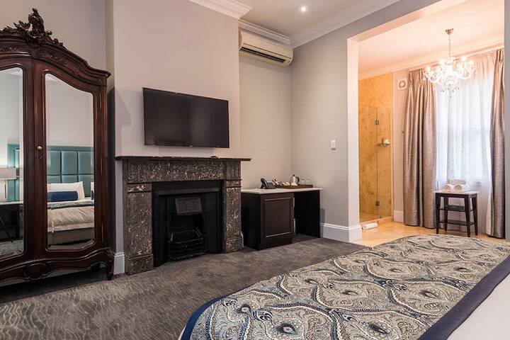 Room 9 of 31