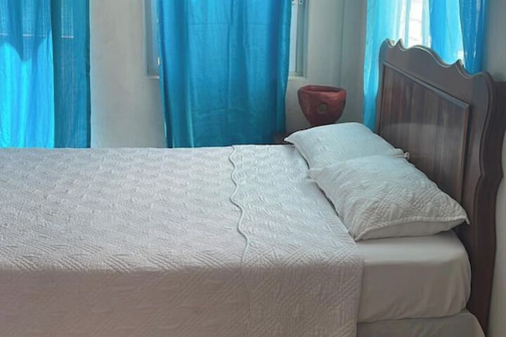 Room 7 of 33