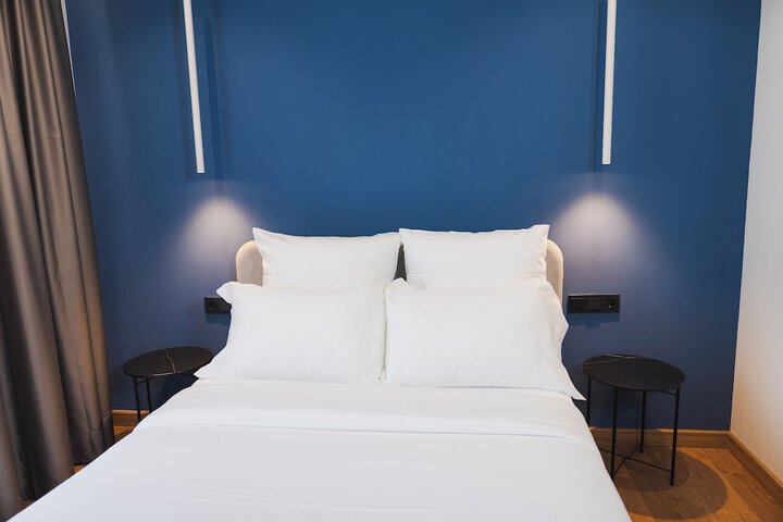 Room 32 of 102