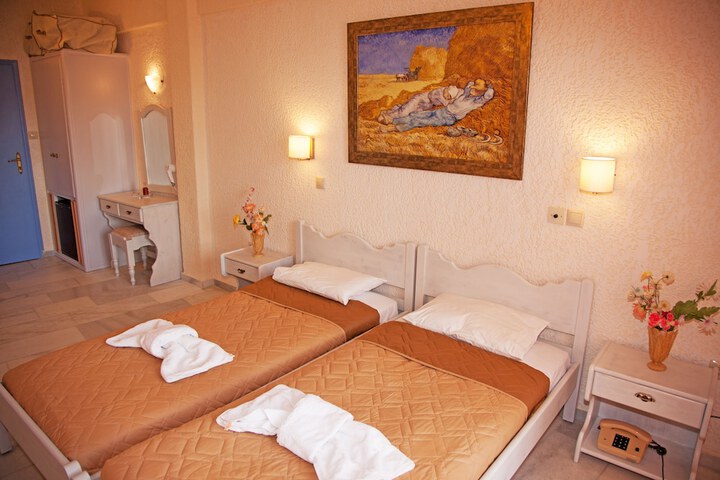 Room 18 of 65