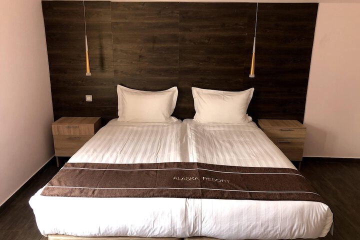 Room 14 of 196